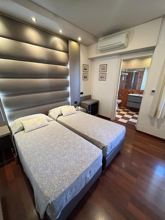 Hotel Regina Градо Екстер'єр фото