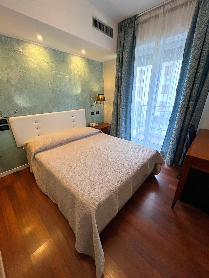 Hotel Regina Градо Екстер'єр фото