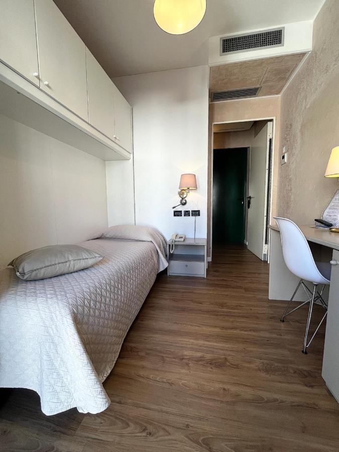 Hotel Regina Градо Екстер'єр фото
