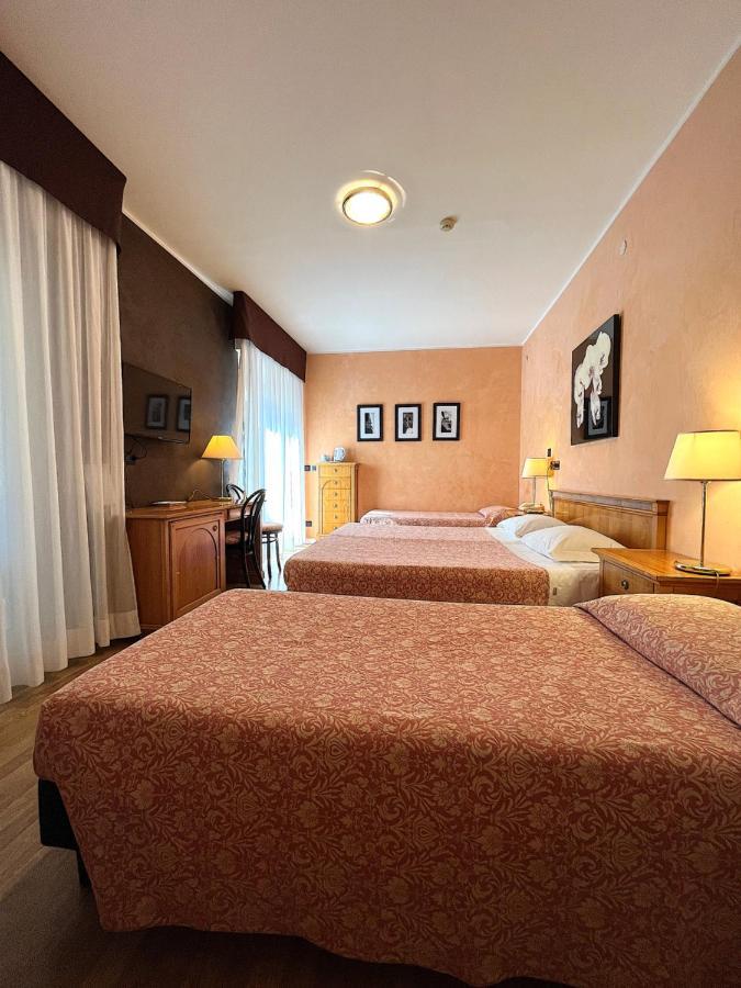 Hotel Regina Градо Екстер'єр фото