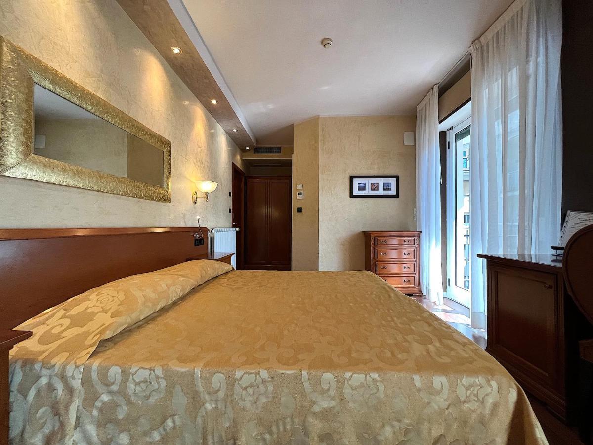 Hotel Regina Градо Екстер'єр фото