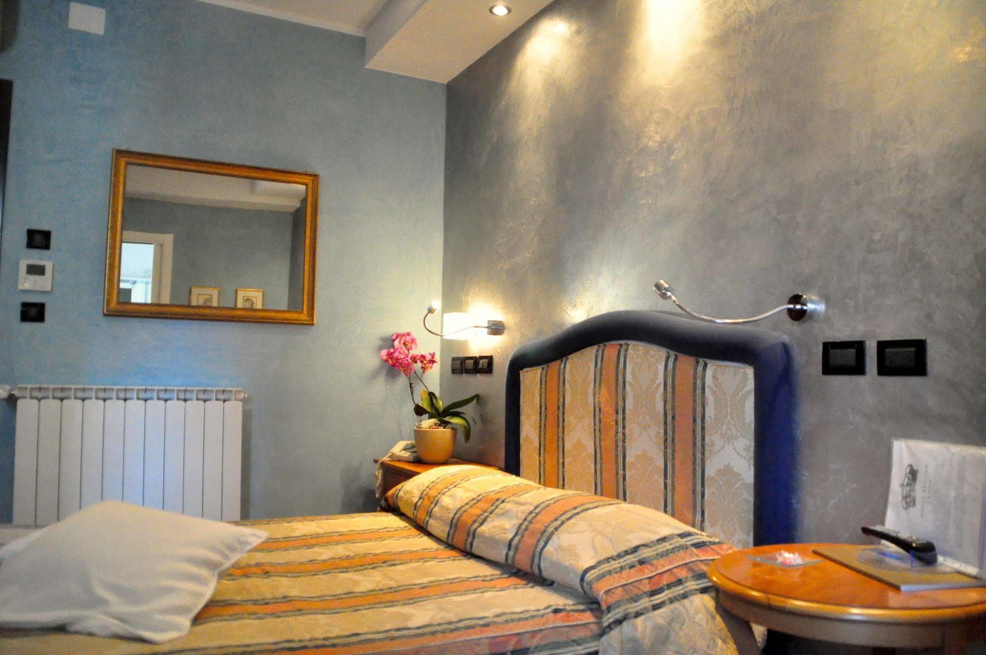 Hotel Regina Градо Екстер'єр фото