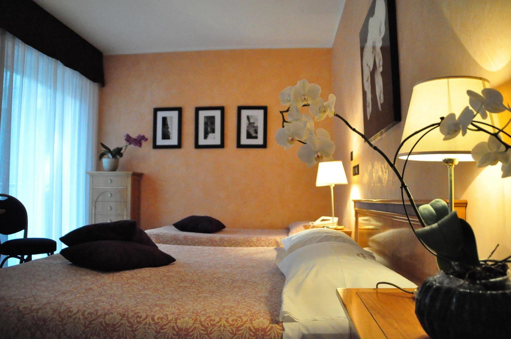 Hotel Regina Градо Екстер'єр фото