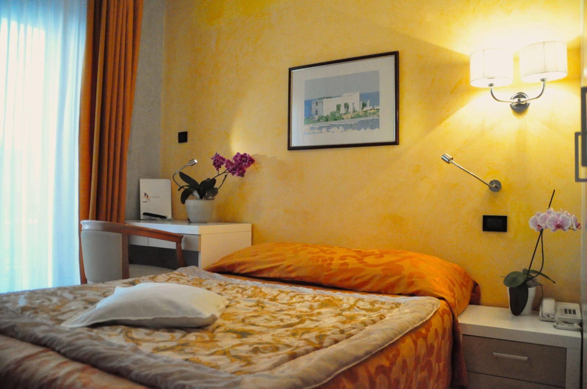 Hotel Regina Градо Екстер'єр фото